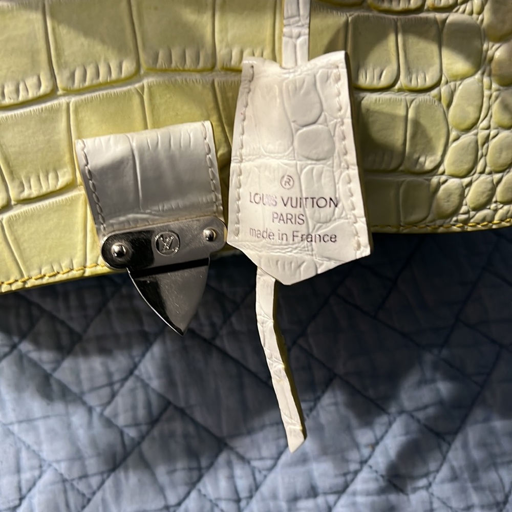 Louis Vuitton vintage yellow and white tote. Like new condition. - Picture 4 of 6